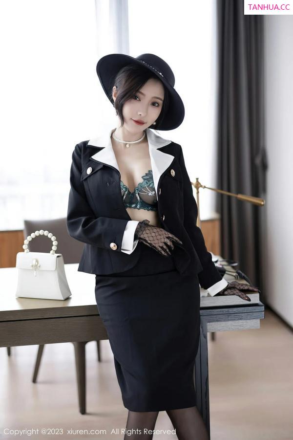 王馨瑶  [XiuRen]高清写真图 2023.07.07 No.7048 王馨瑶yanni 欧式文艺风第13张图片